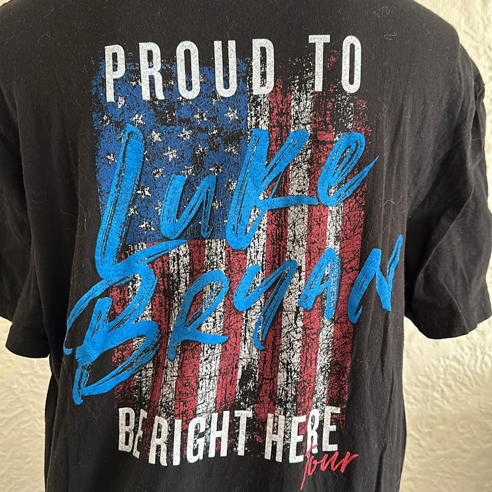 Luke Bryan Proud to Be Right Here American Flag Red White Blue Black T-Shirt - Picture 5 of 8